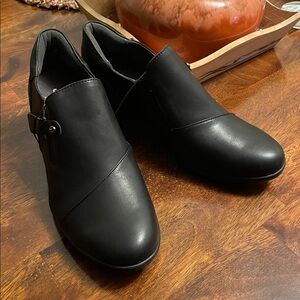 JBU Kyley Stacked Wedge Heel, Women’s 9, Black